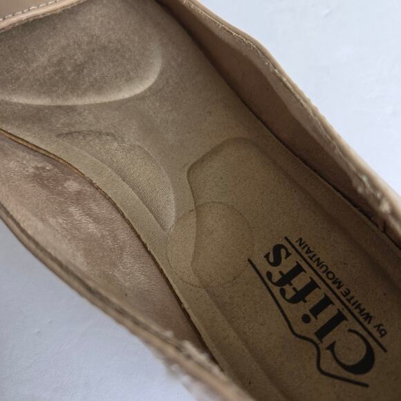 Cliff's by White Mountain Women's Size 7.5 Gracefully Smooth Taupe Loafers - Picture 12 of 16